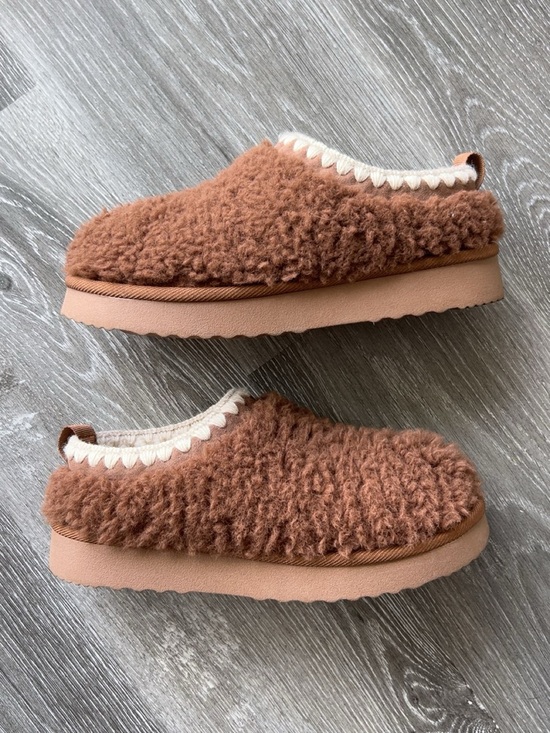 Auden Shoes - Auden Brown and White Clog Slippers. Women’s Size 6